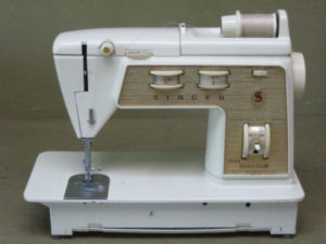 Die Singer Touch and Sew 750 ist eine Nähmaschine